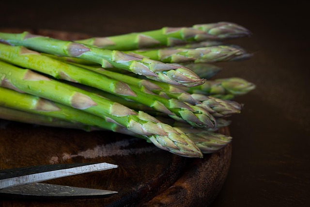 Asparagus: Grilling the Green Spears of Culinary Delight 🥬
