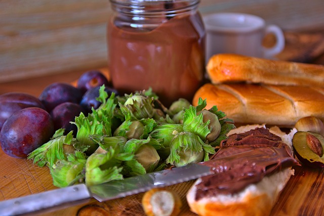 ヘーゼルナッツの魅力：濃厚チョコレートスプレッドに隠された至福の味わい🌰