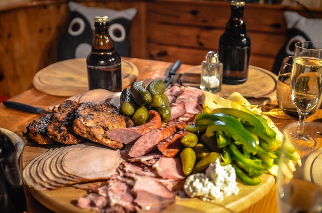 Costillas BBQ: Un viaje de sabor ahumado al corazón de Estados Unidos 🍖