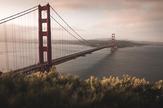 San Francisco: Conquering Iconic Hills, Golden Gates, and Silicon Valley’s Innovative Spirit 🌉