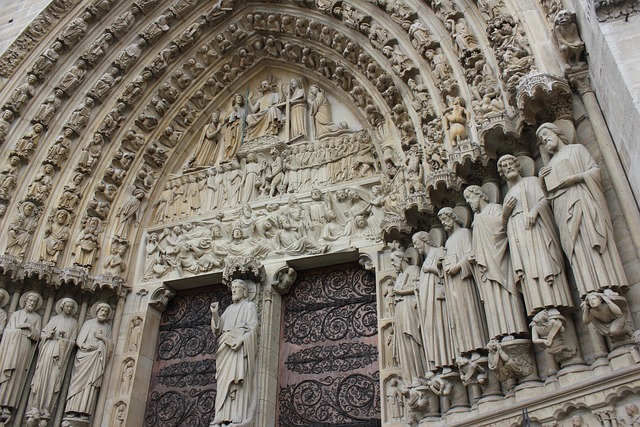 The Hunchback of Notre Dame: Embracing Humanity’s Beauty Beyond Appearances 🏰
