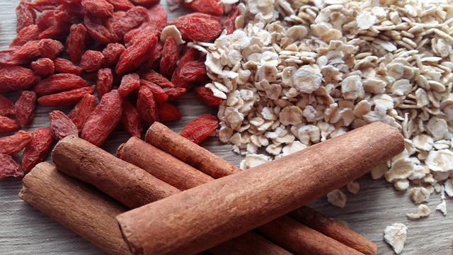 Supercharge Your Wellness: Delicious Antioxidant Foods That Fight Aging and Disease 🍇