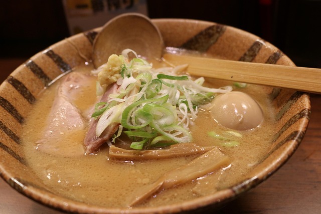된장의 일본판, 미소 – 발효의 깊은 맛과 건강한 전통을 담다 🥢