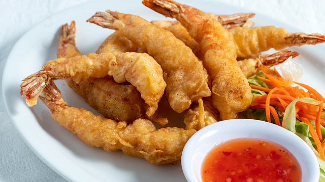 Tempura: Crujiente delicia japonesa que conquista paladares con su toque dorado 🍤